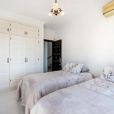 Voltacado 4 Bedroom With Private Pool 别墅